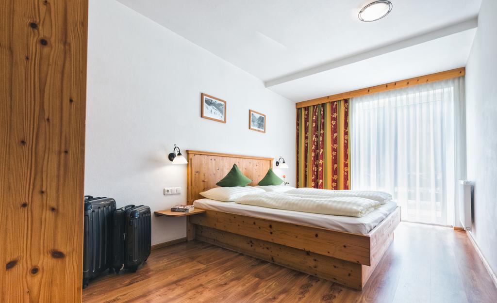 Apparthotel AlpenChalet Neukirchen am Großvenediger Buitenkant foto