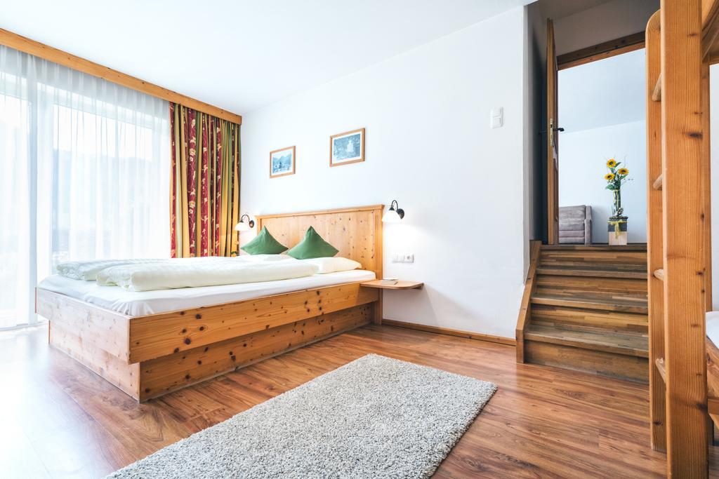 Apparthotel AlpenChalet Neukirchen am Großvenediger Buitenkant foto