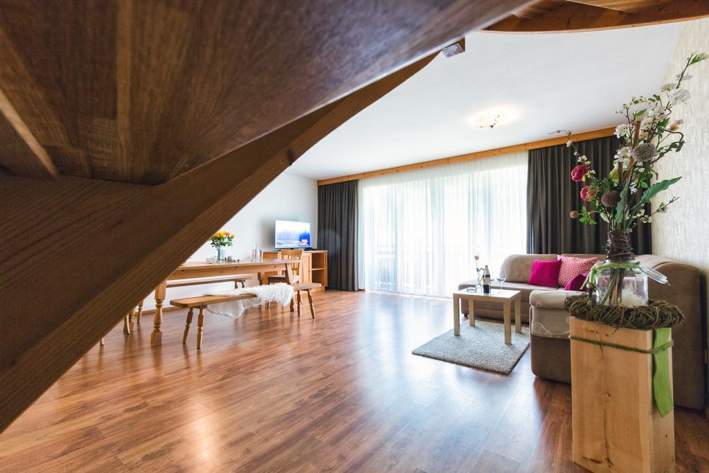 Apparthotel AlpenChalet Neukirchen am Großvenediger Buitenkant foto